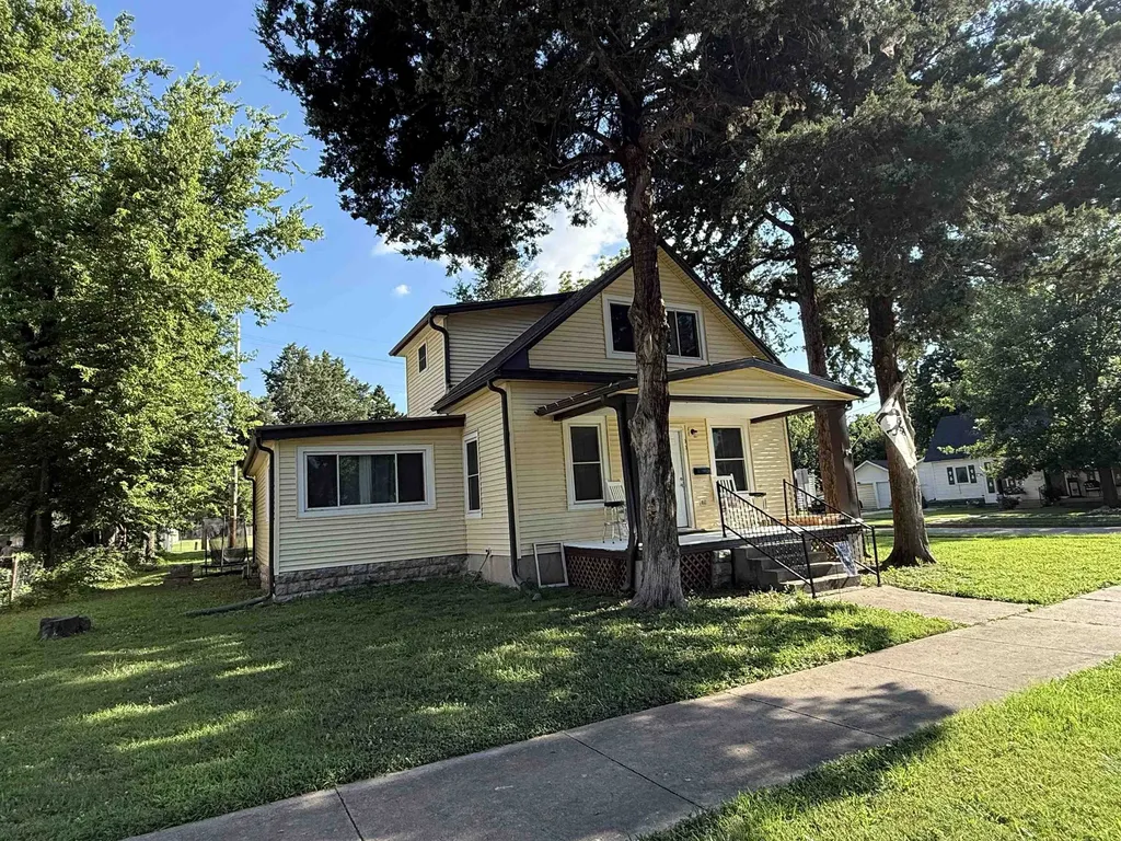 901 E 11th Avenue Winfield KS 67156