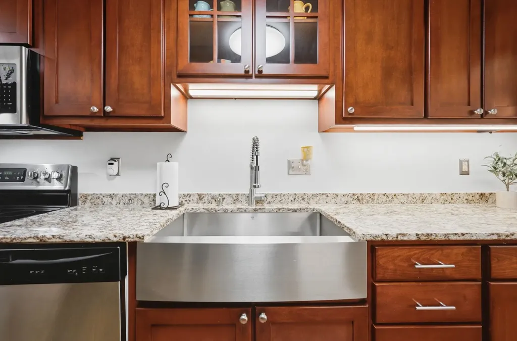 641 N Woodlawn Wichita KS 67208