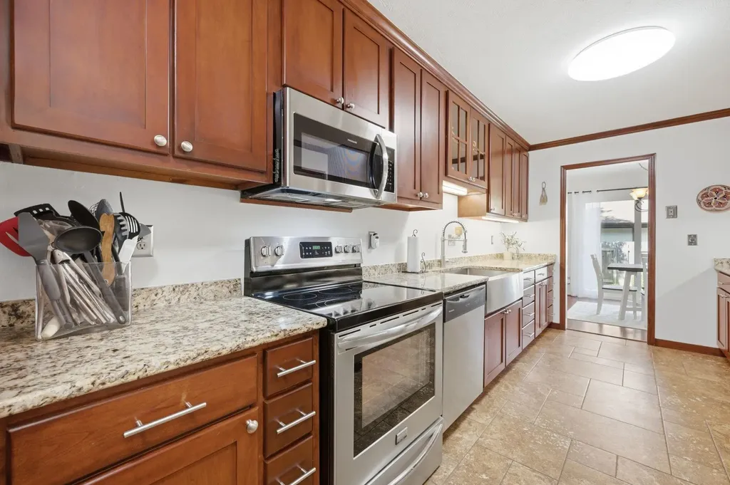641 N Woodlawn Wichita KS 67208