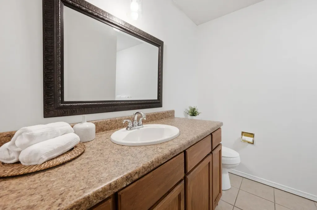 641 N Woodlawn Wichita KS 67208