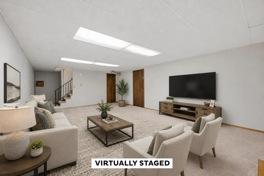 641 N Woodlawn Wichita KS 67208