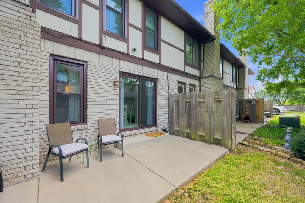 641 N Woodlawn Wichita KS 67208