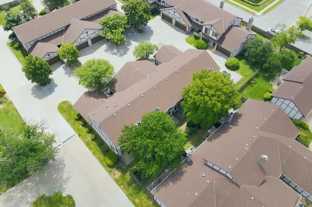 641 N Woodlawn Wichita KS 67208