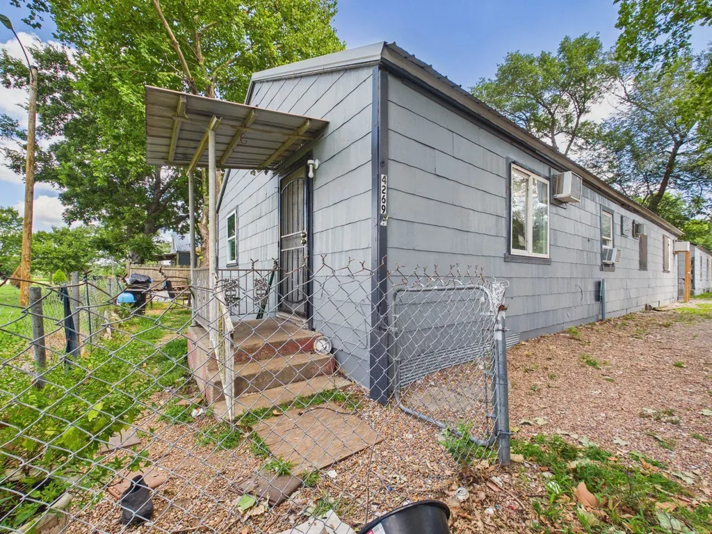 4269-4271 E Boston Wichita KS 67218