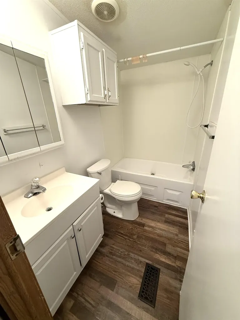 521 E Eighth Street Harper KS 67058
