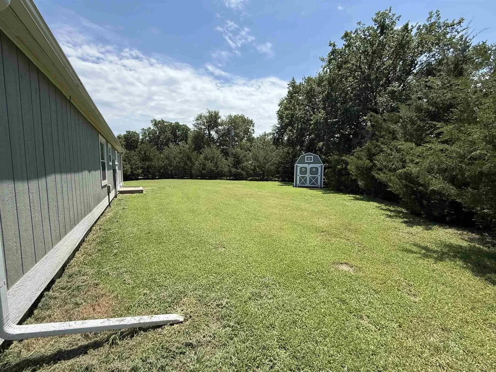 521 E Eighth Street Harper KS 67058