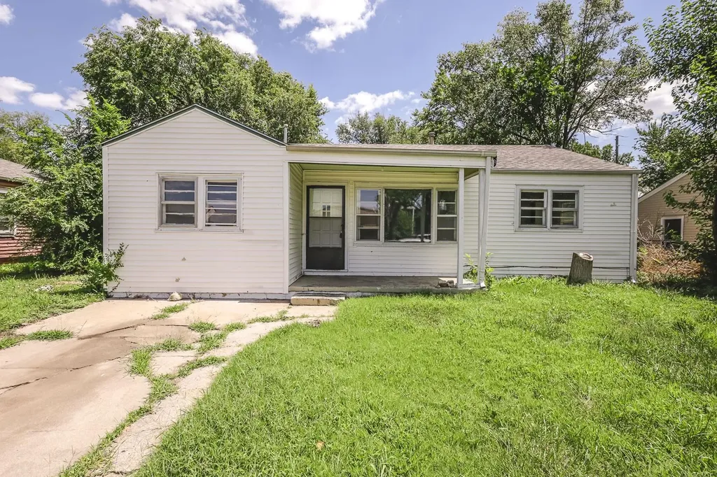 2620 N Poplar Wichita KS 67219