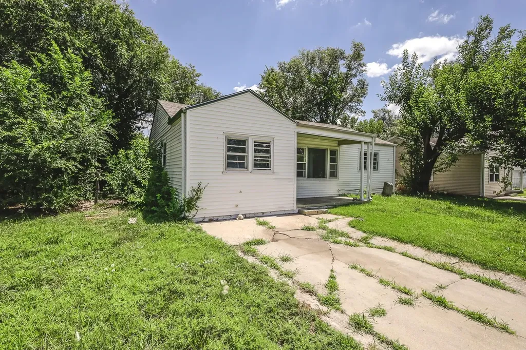 2620 N Poplar Wichita KS 67219