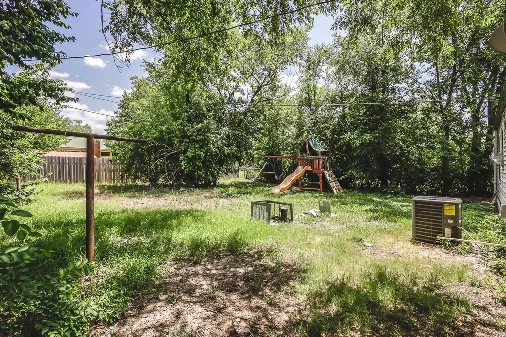 2620 N Poplar Wichita KS 67219