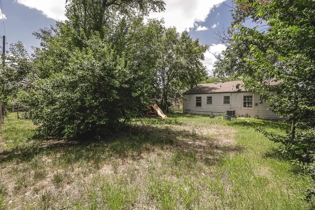 2620 N Poplar Wichita KS 67219