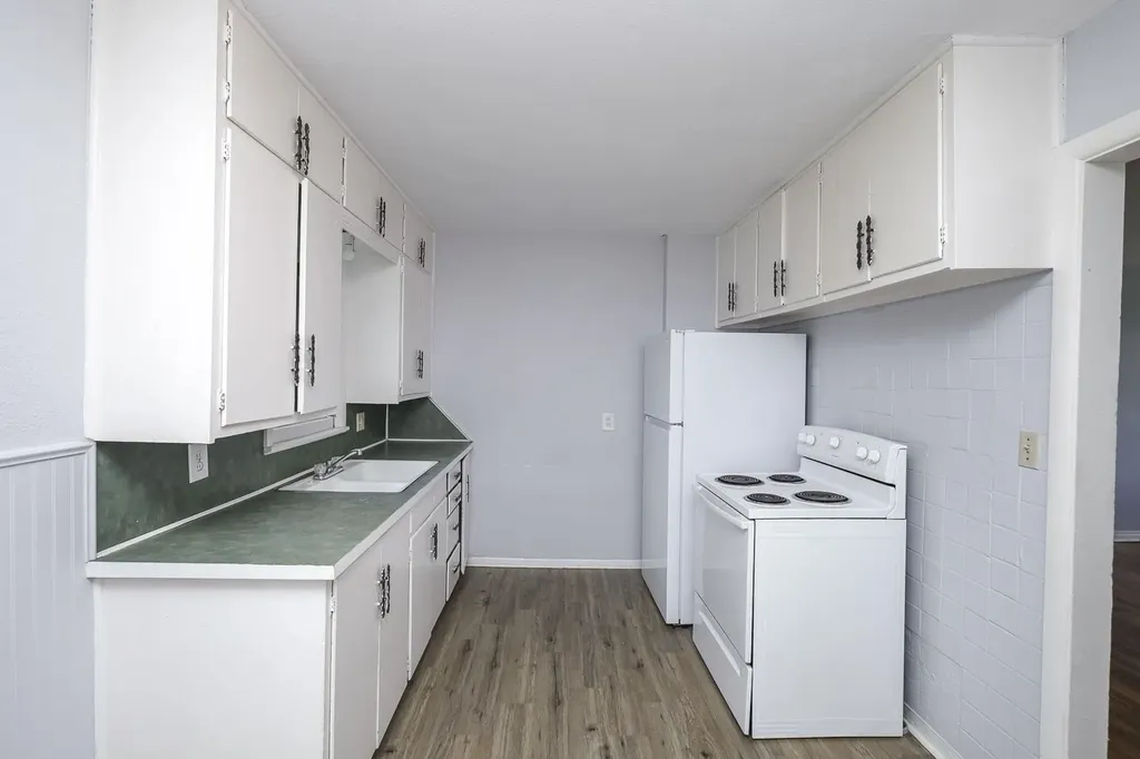 2620 N Poplar Wichita KS 67219