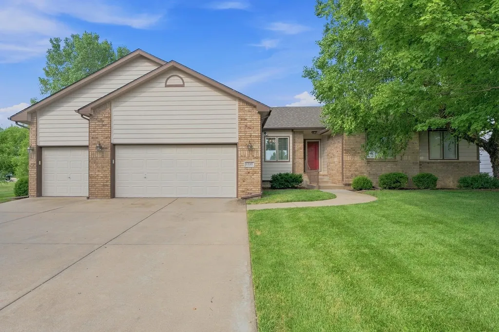 1335 S Threewood Street Wichita KS 67235