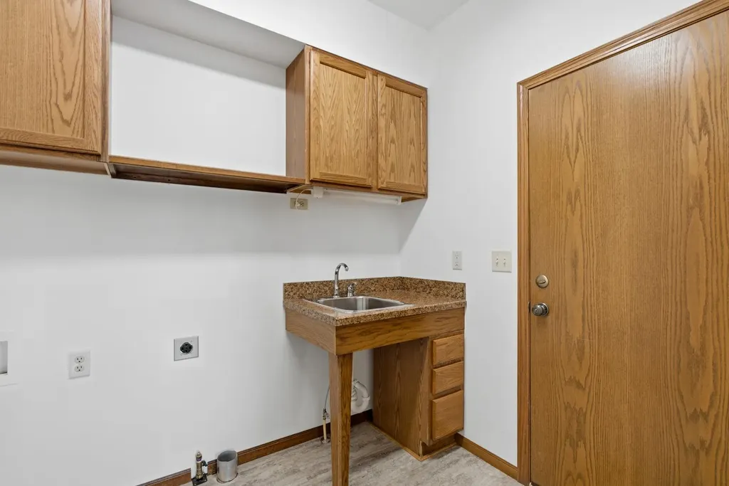 1335 S Threewood Street Wichita KS 67235