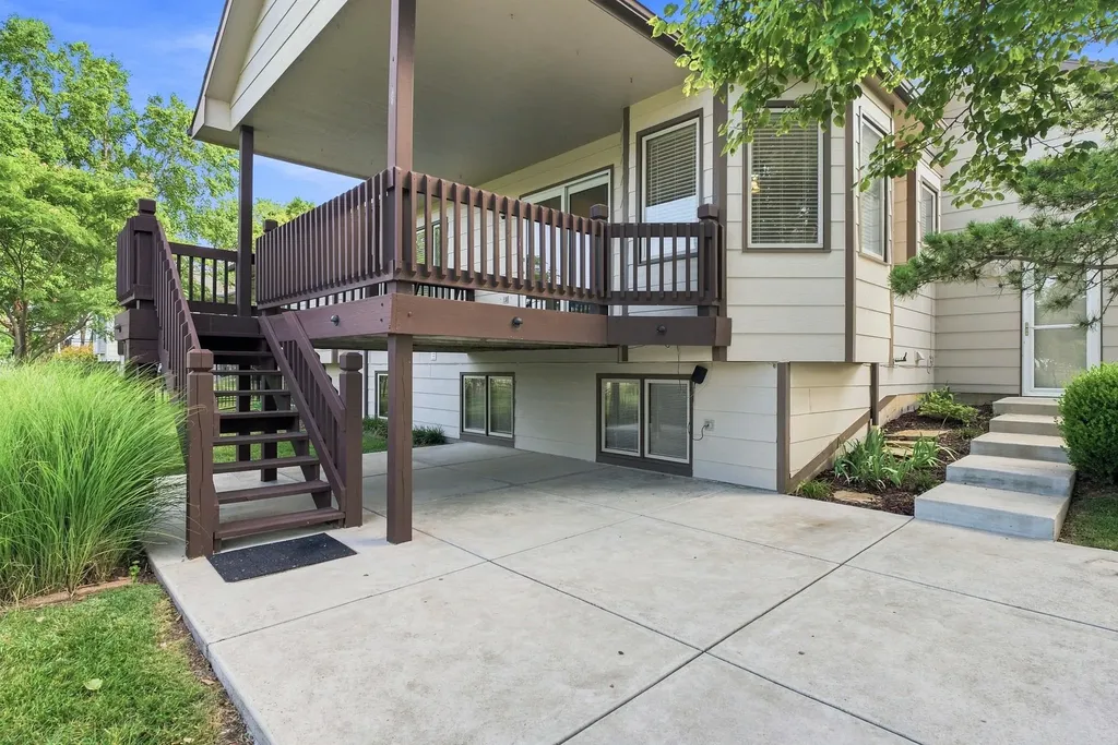 1335 S Threewood Street Wichita KS 67235