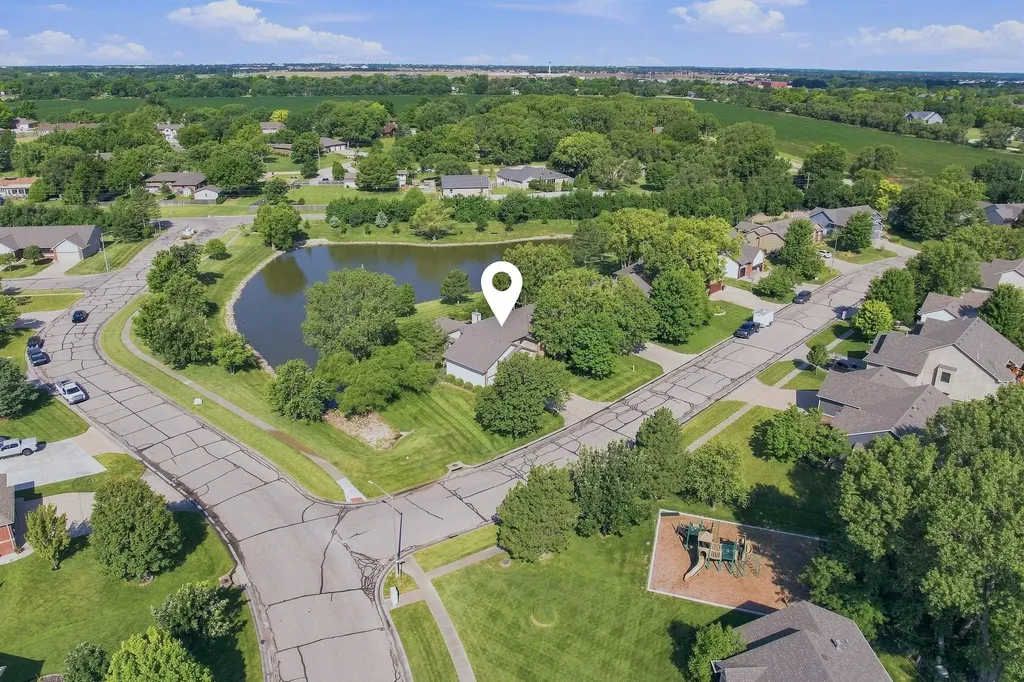 1335 S Threewood Street Wichita KS 67235