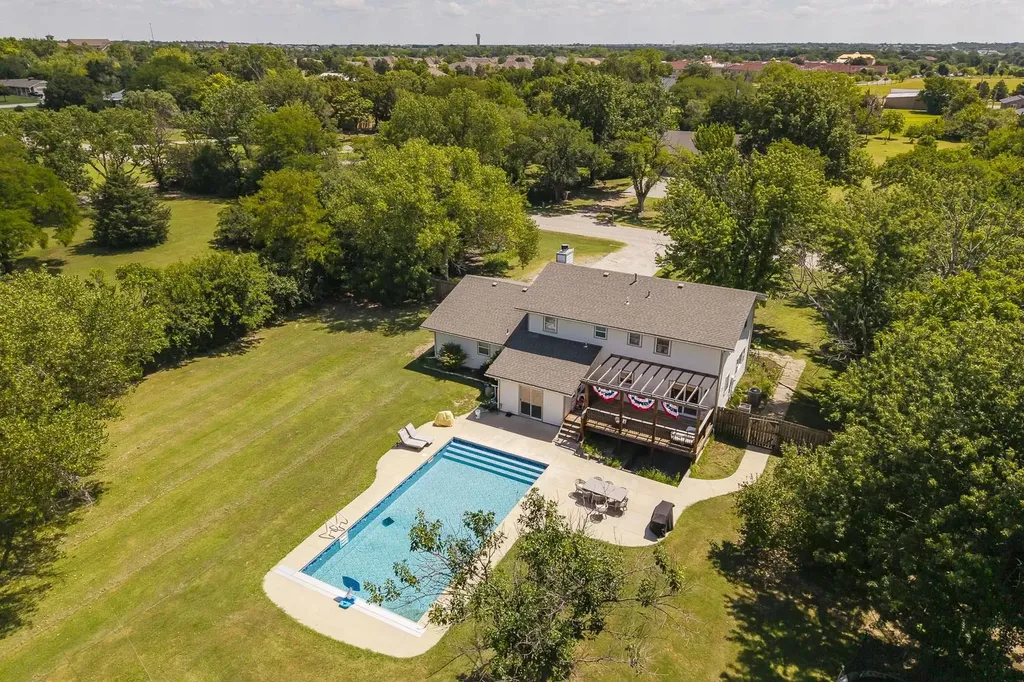 4645 N Hillcrest Street Wichita KS 67220