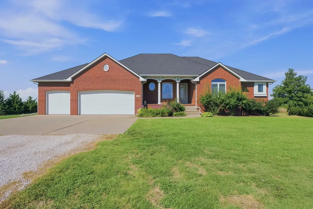 4241 N 167th Street Colwich KS 67030