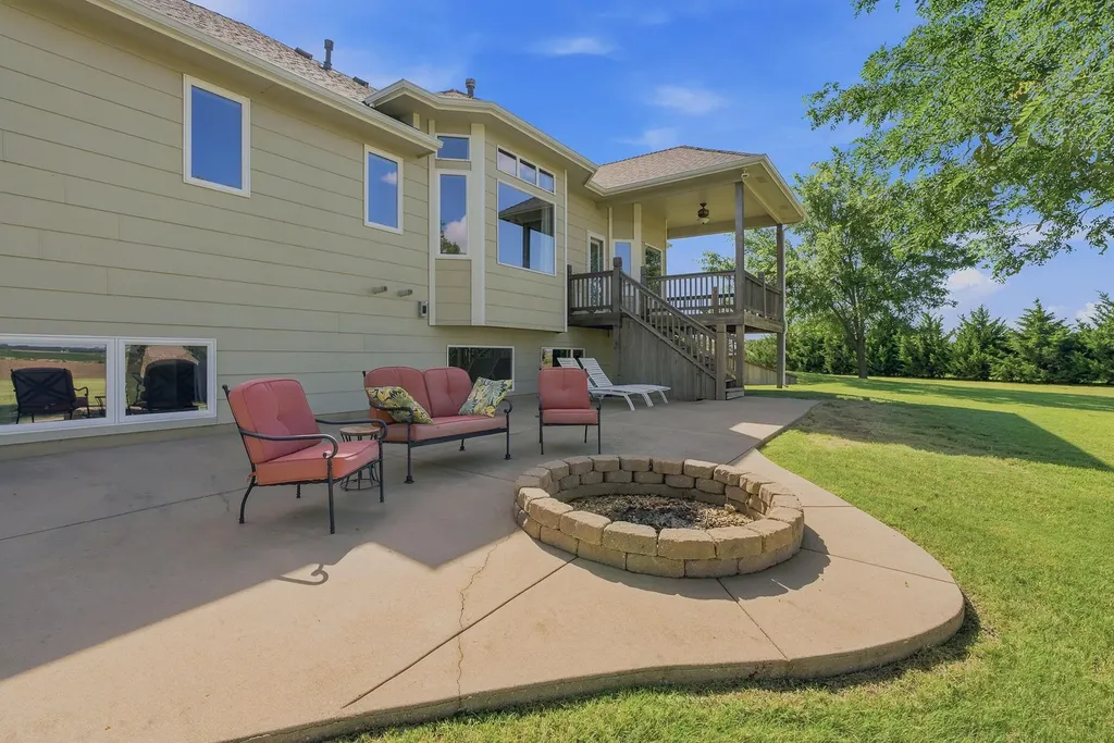 4241 N 167th Street Colwich KS 67030