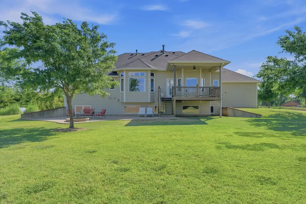 4241 N 167th Street Colwich KS 67030