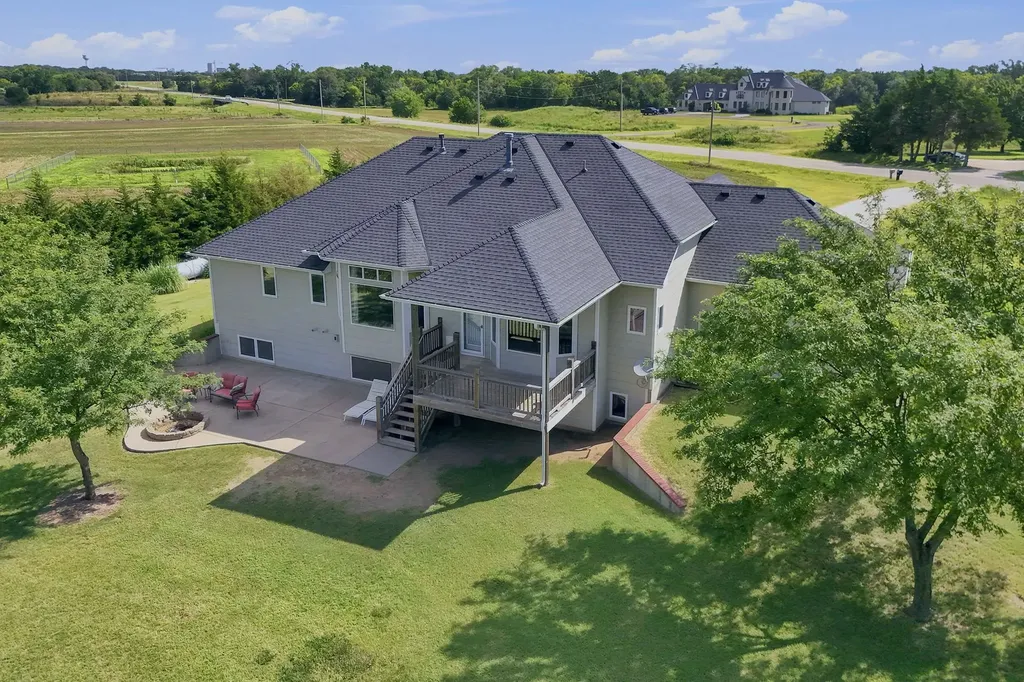 4241 N 167th Street Colwich KS 67030