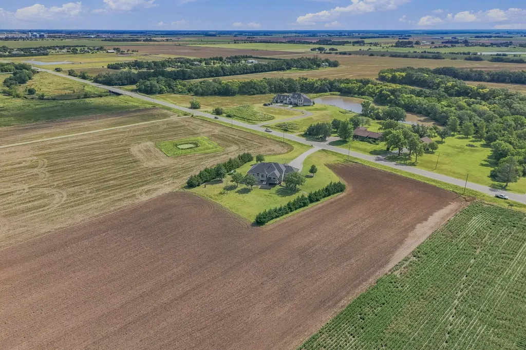 4241 N 167th Street Colwich KS 67030