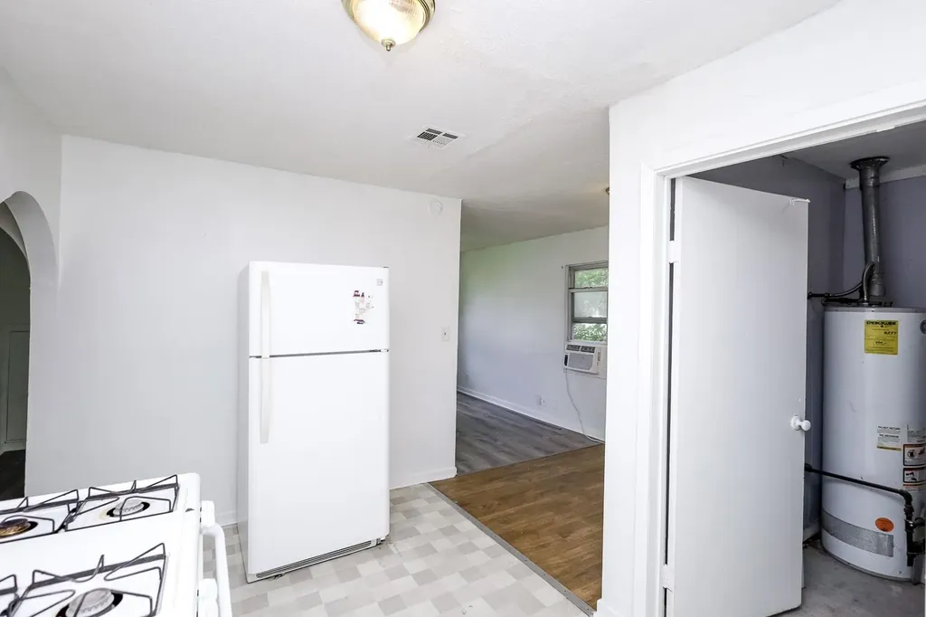 1738 N Poplar Wichita KS 67214