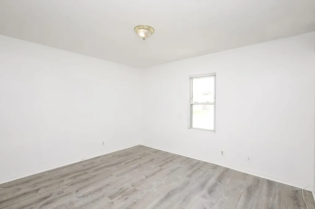 1738 N Poplar Wichita KS 67214