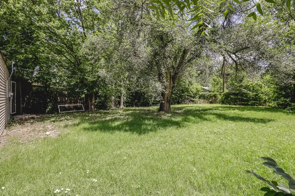 1738 N Poplar Wichita KS 67214