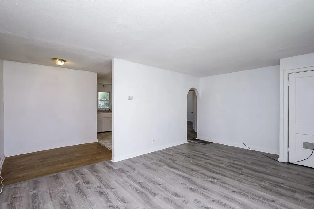 1738 N Poplar Wichita KS 67214
