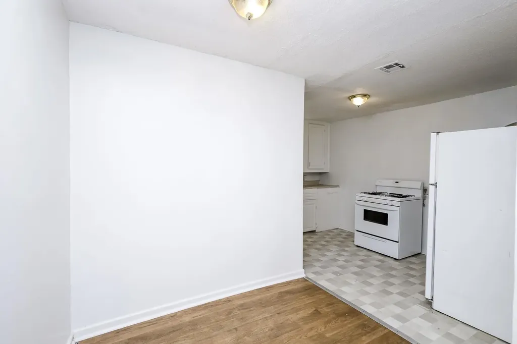 1738 N Poplar Wichita KS 67214