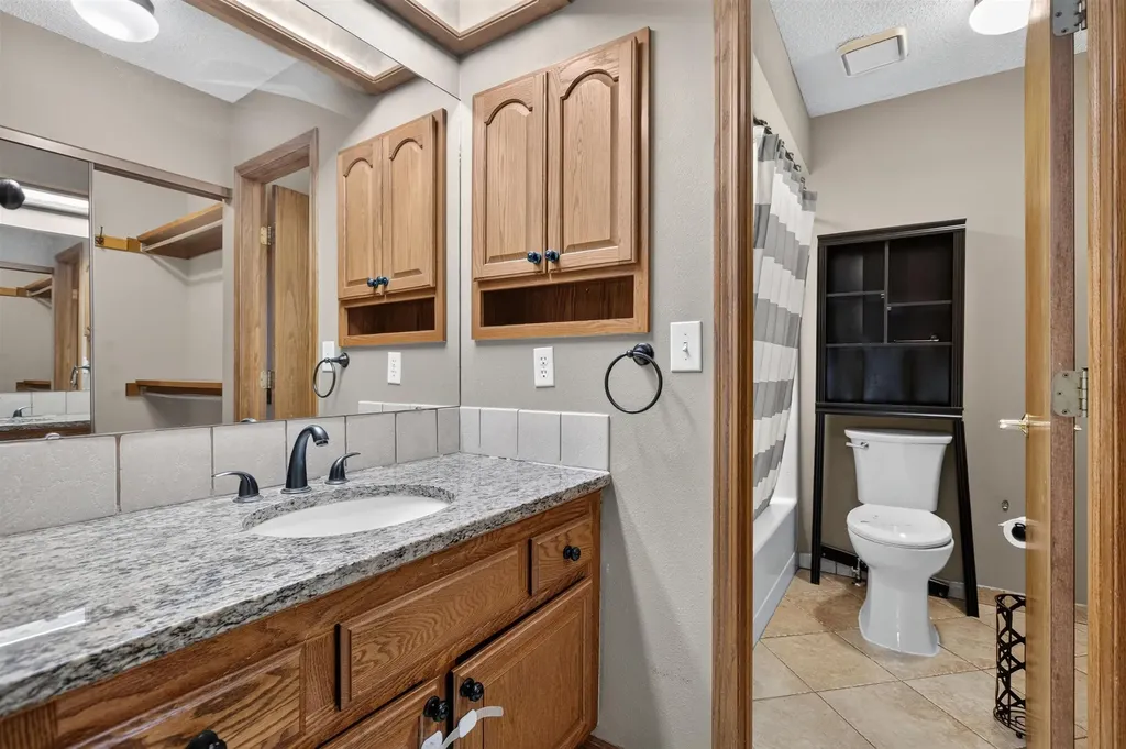 9319 E Skinner Street Wichita KS 67207