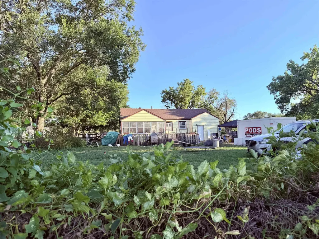 4533 SW 100th Street Augusta KS 67010