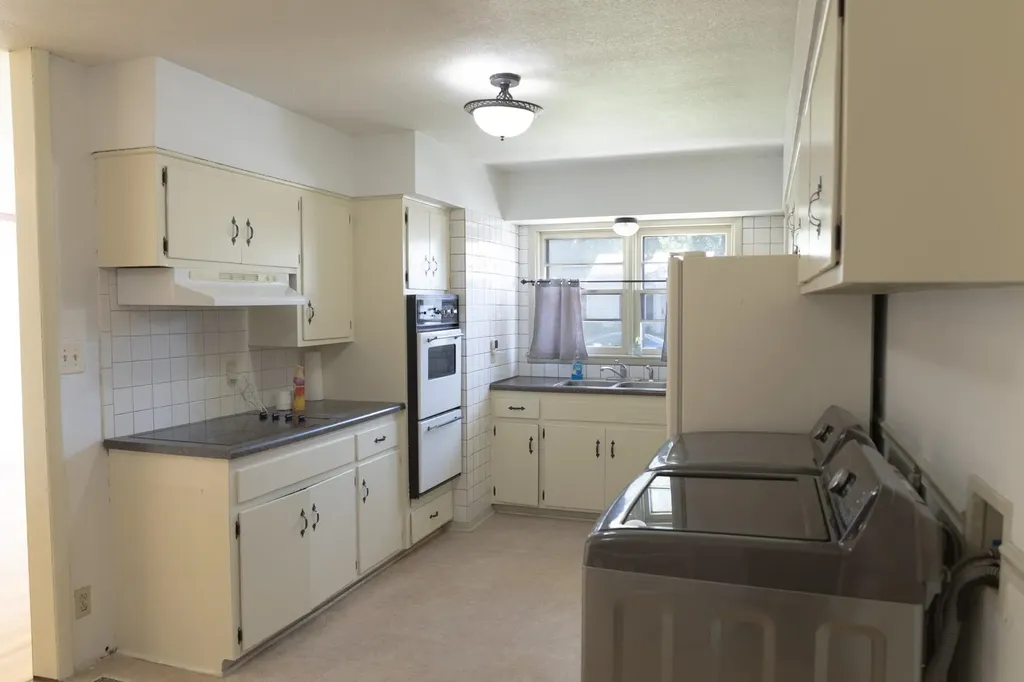 4408 W Memory Lane Wichita KS 67212