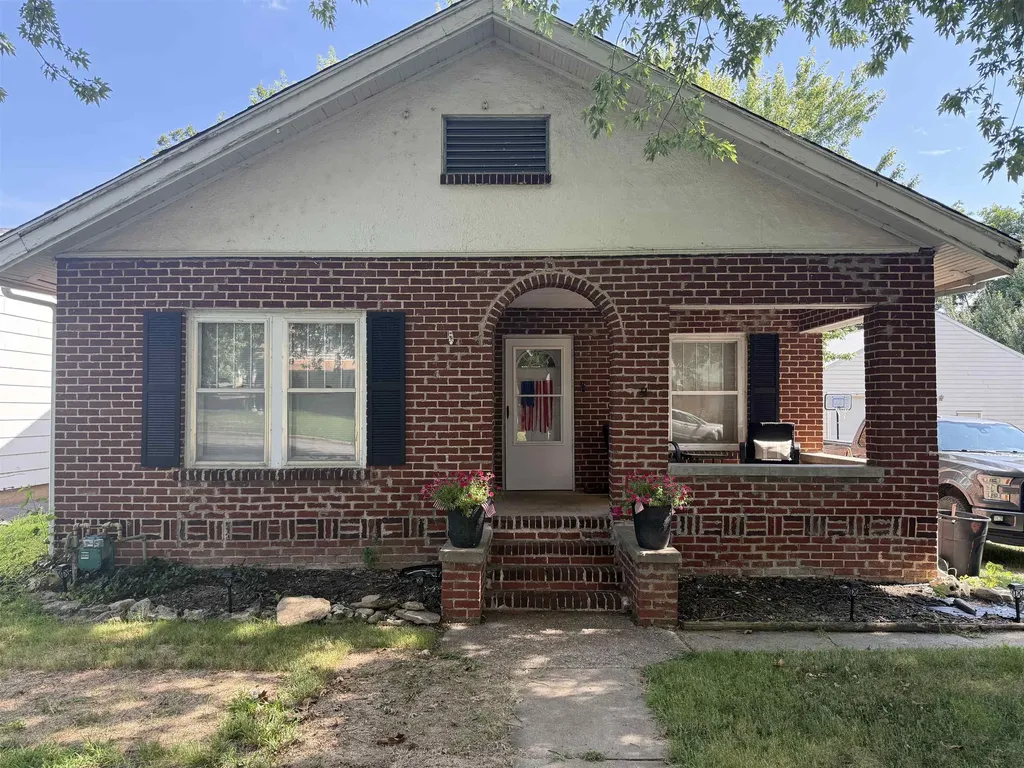 1319 E 12th Avenue Winfield KS 67156