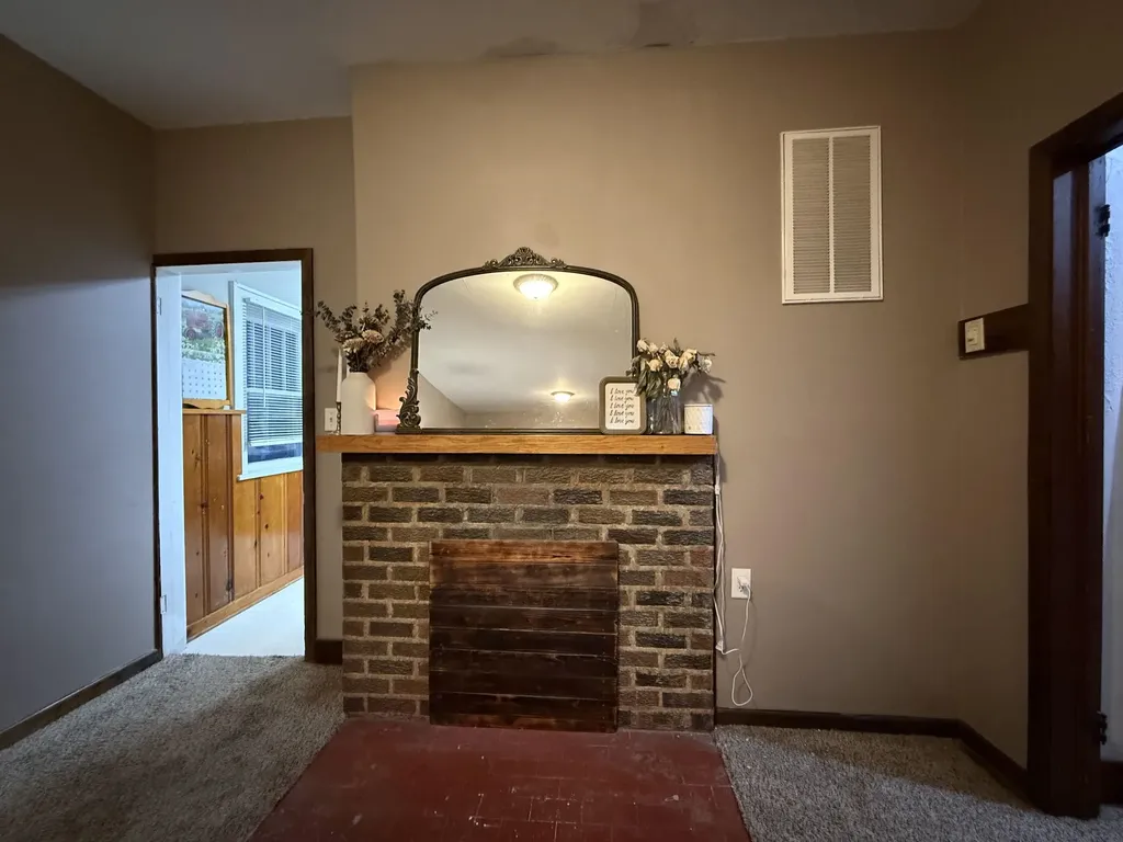 1319 E 12th Avenue Winfield KS 67156