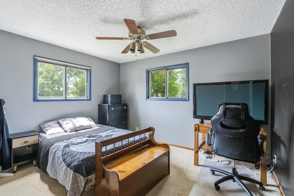 15 Sunset Drive Hesston KS 67062