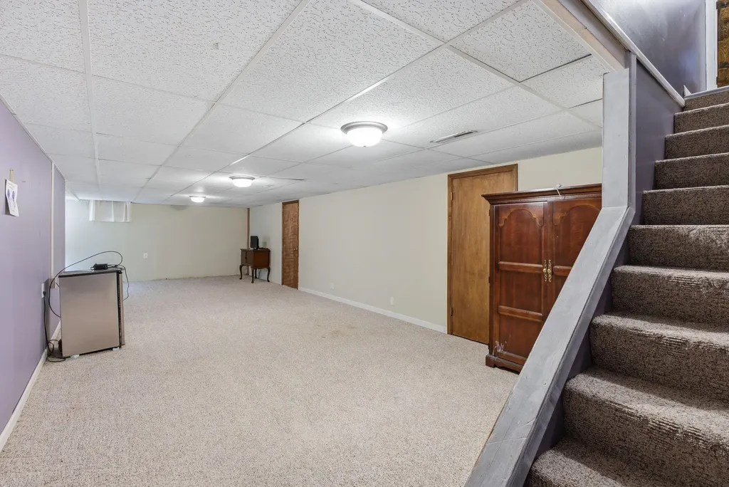 15 Sunset Drive Hesston KS 67062