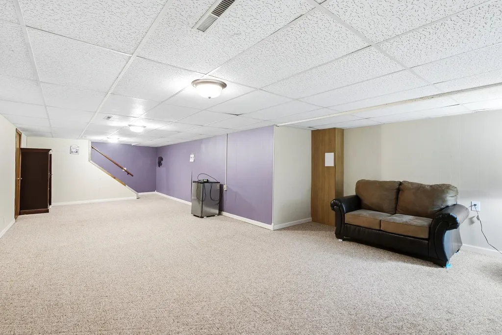 15 Sunset Drive Hesston KS 67062