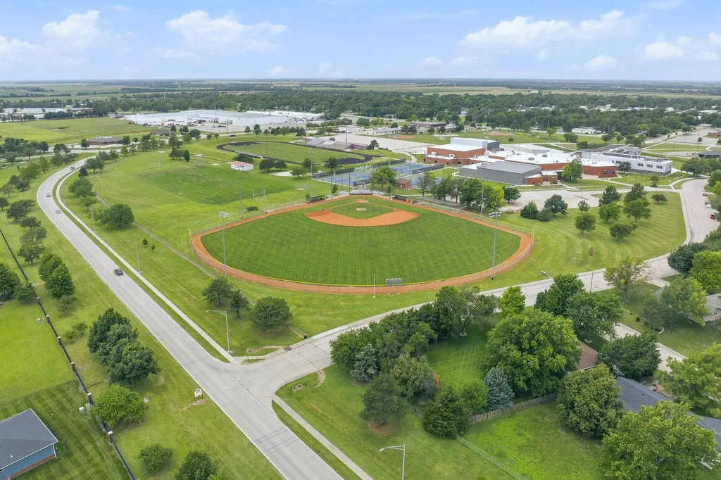 15 Sunset Drive Hesston KS 67062