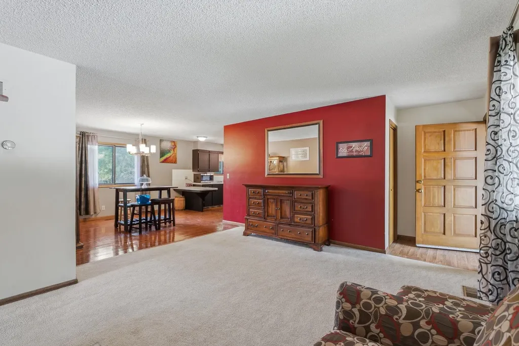 15 Sunset Drive Hesston KS 67062
