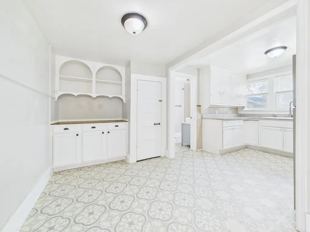 904 S Glenn Avenue Wichita KS 67213