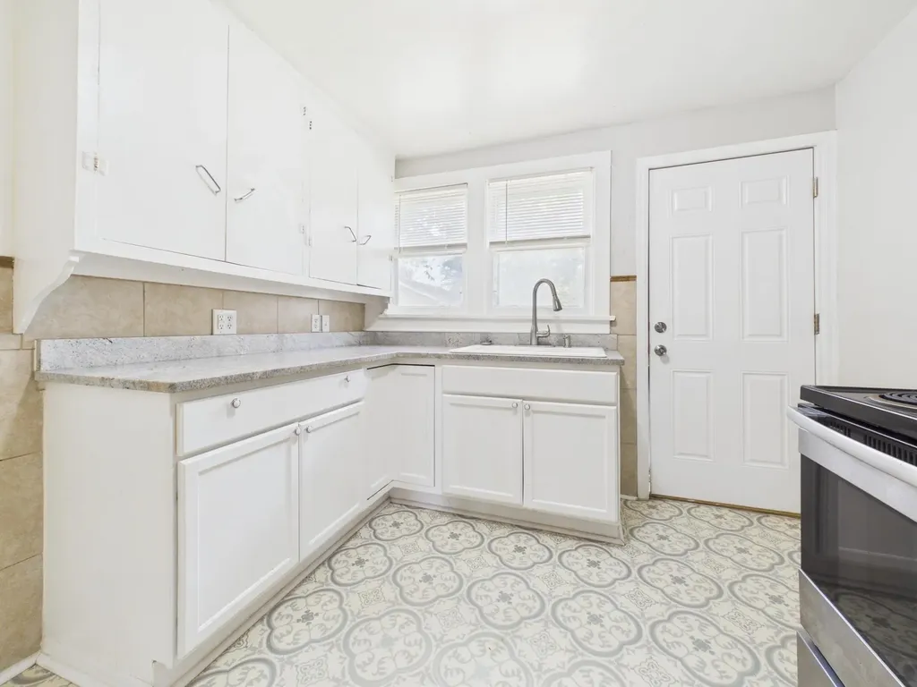 904 S Glenn Avenue Wichita KS 67213