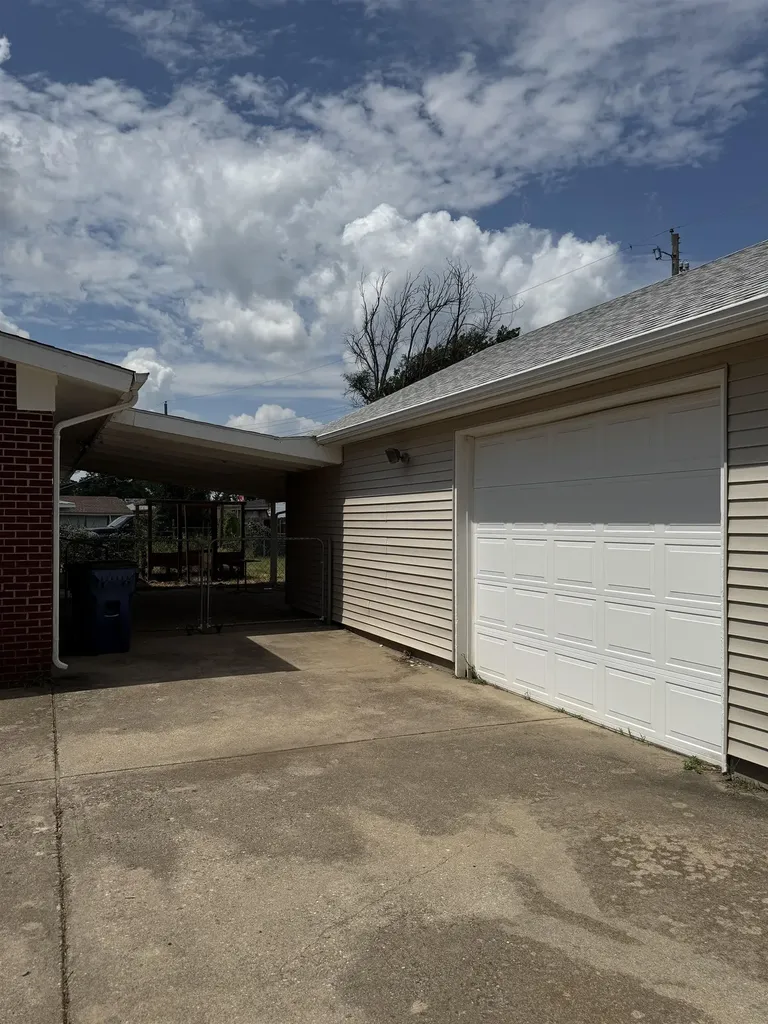 3401 S Laura Avenue Wichita KS 67216