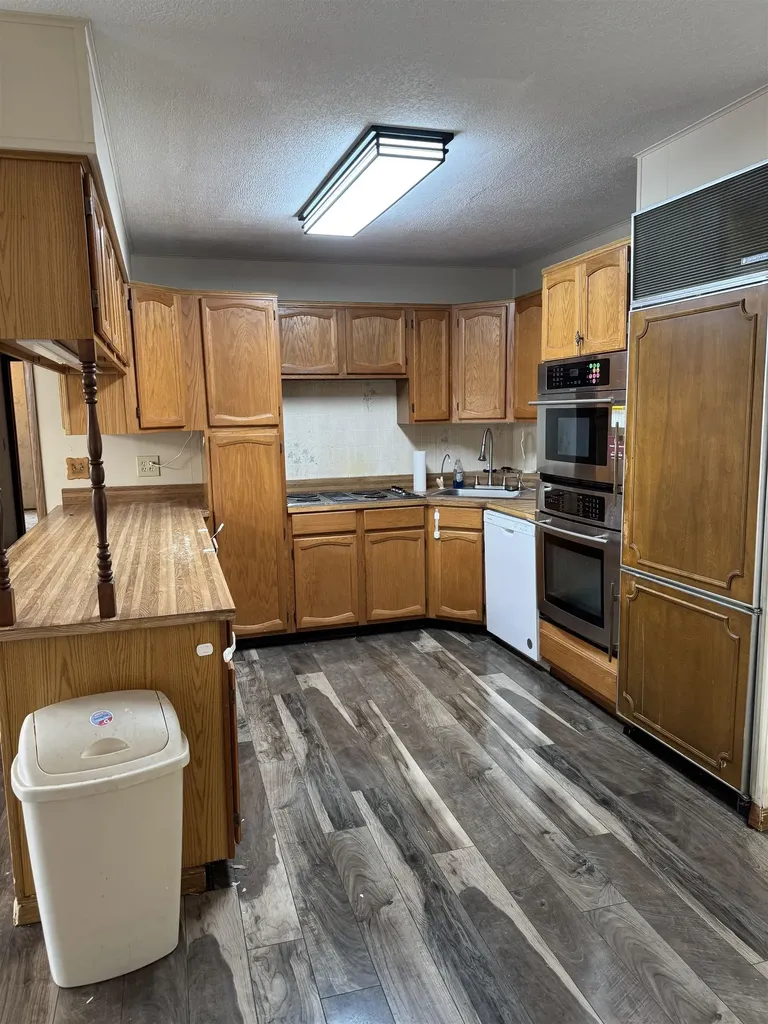 3401 S Laura Avenue Wichita KS 67216