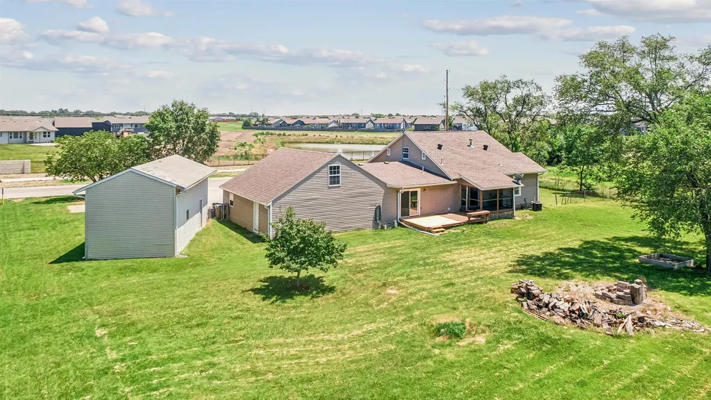 1531 N Prairie Creek Andover KS 67002
