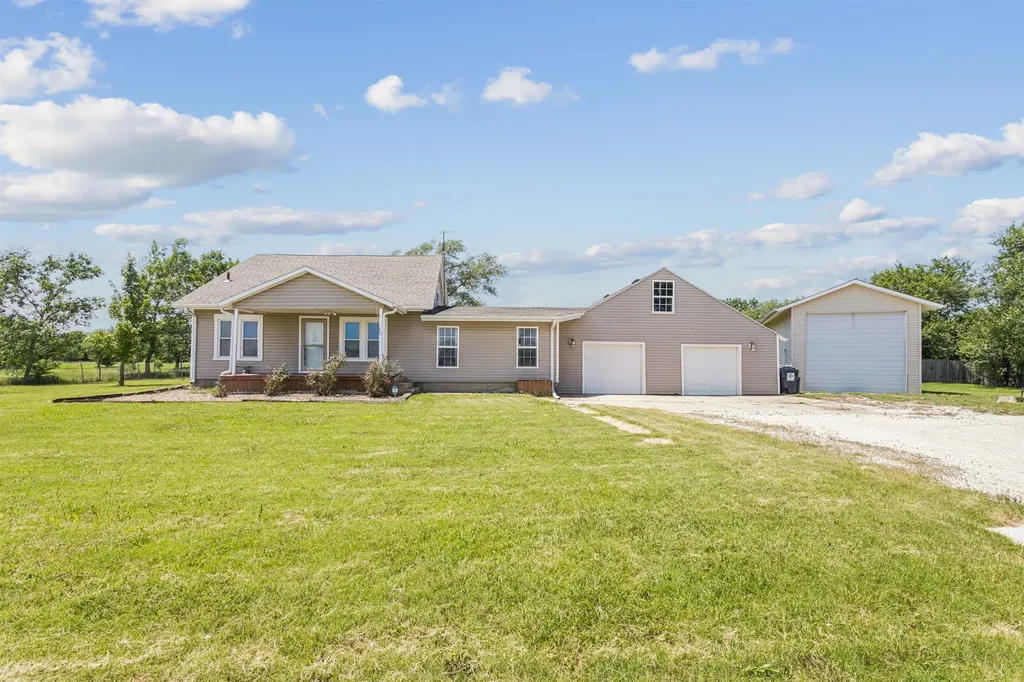 1531 N Prairie Creek Andover KS 67002