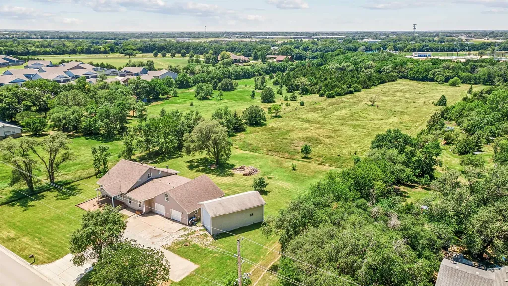 1531 N Prairie Creek Andover KS 67002