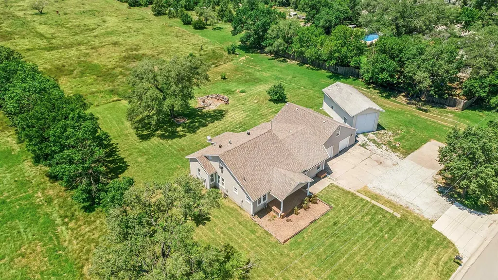 1531 N Prairie Creek Andover KS 67002