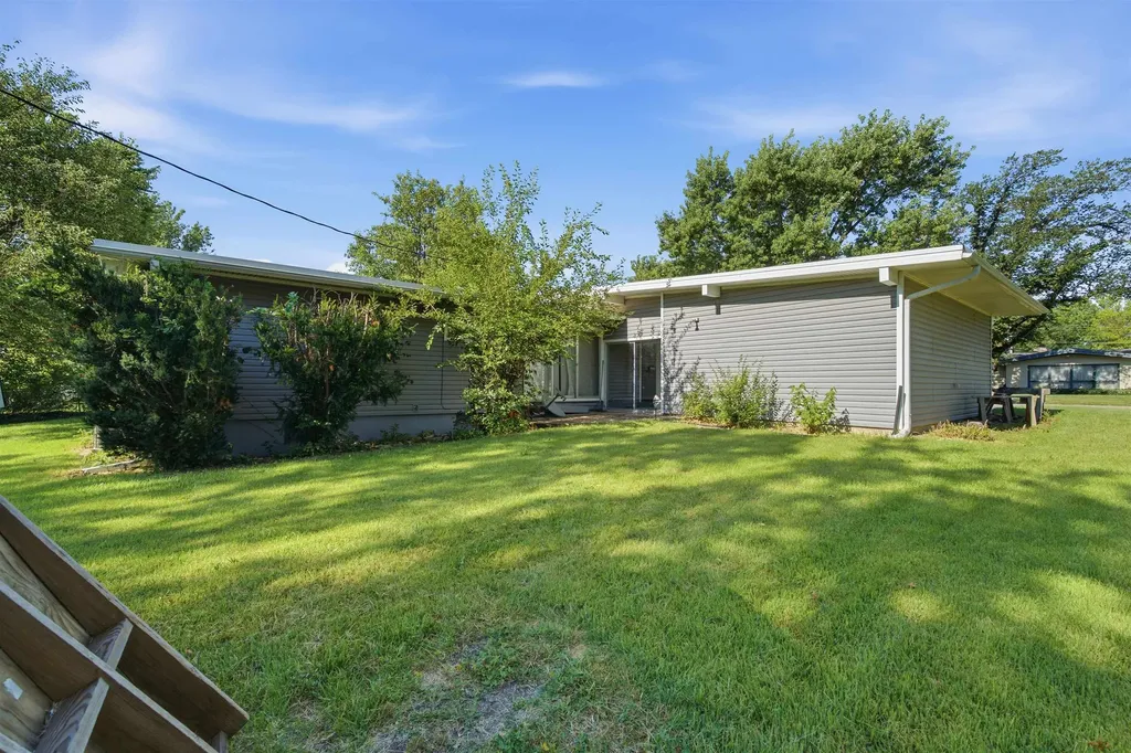 706 S Freeborn Marion KS 66861