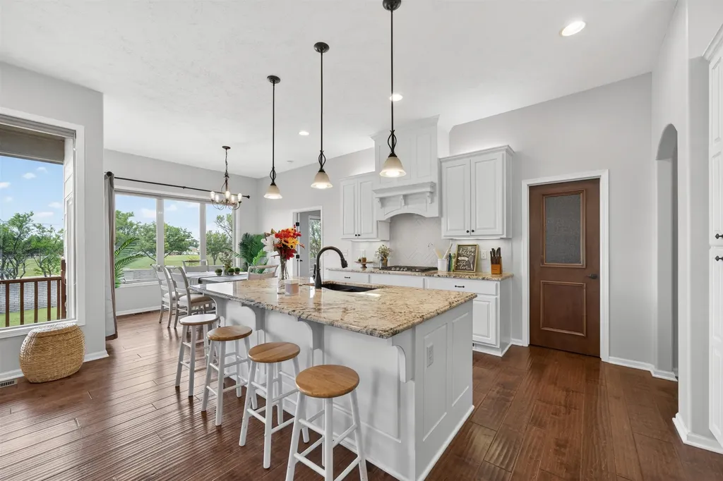 1009 E Rosemont Andover KS 67002
